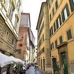 Elegant & Cozy Apartment In The Heart Of Rome